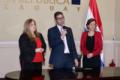 Fiscales que investigan acta entreguista de Itaipú: Liliana Alcaraz, Marcelo Pecci y Sussy Riquelme.