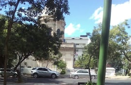 plazas-centricas-llenas-de-basuras-64421000000-1691295.jpg