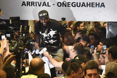 Adebayor en el Silvio Pettirossi