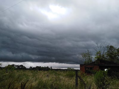 Tormenta, alerta, cielo nueblado, interior del país.
