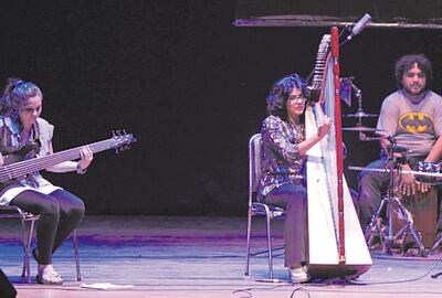 Paula Rodríguez, Norma Ortega y Javier Palma volverán a actuar esta noche en la Manzana de la Rivera.