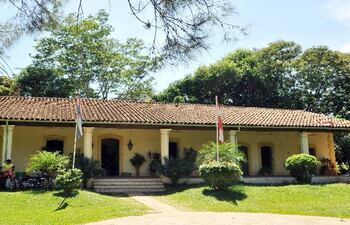la-casa-baja-del-jardin-botanico-se-construyo-hacia-1840-un-siglo-despues-en-setiembre-de-1949-fue-declarada-monumento-nacional-bajo-custodia-de-190434000000-534197.jpg