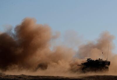 Un tanque Merkava israelí durante un ejercicio de entrenamiento en los Altos de Golan, cerca de la frontera siria.