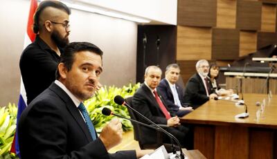 El ministro Eduardo Petta sugirió  que industriales y productores paguen más impuestos.