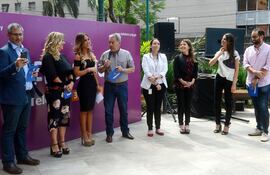 andres-silva-menchi-barriocanal-yolanda-park-scar-acosta-claudia-bobadilla-camila-varela-brunella-ayala-y-toto-gonzalez-durante-la-conferen-211241000000-1645415.jpg