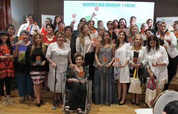 dinapi-premio-a-mujeres-que-innovan-115513000000-1705597.jpg