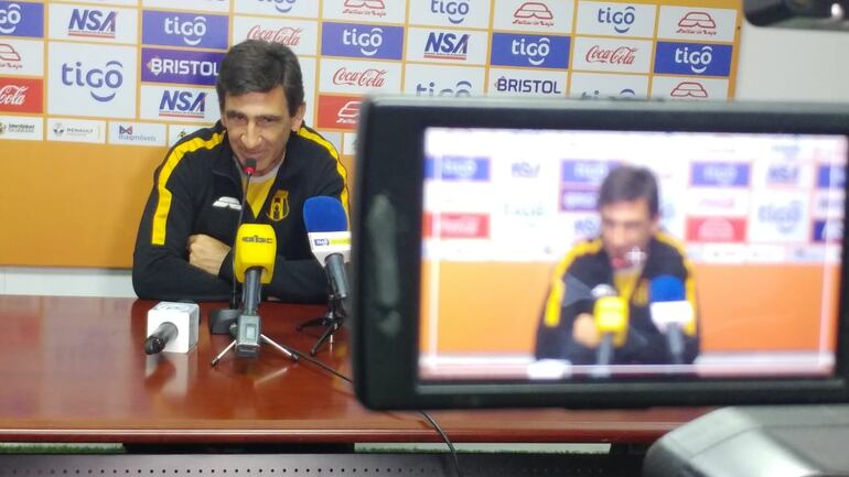 Gustavo Costas, Guaraní.