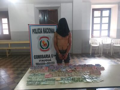 Agentes policiales recuperaron parte del botín hurtado esta madrugada.