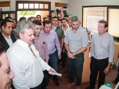 El presidente Mario Abdo (c) asistió ayer a la habilitación del sistema de Internet y TV de la Copaco, en Acahay.