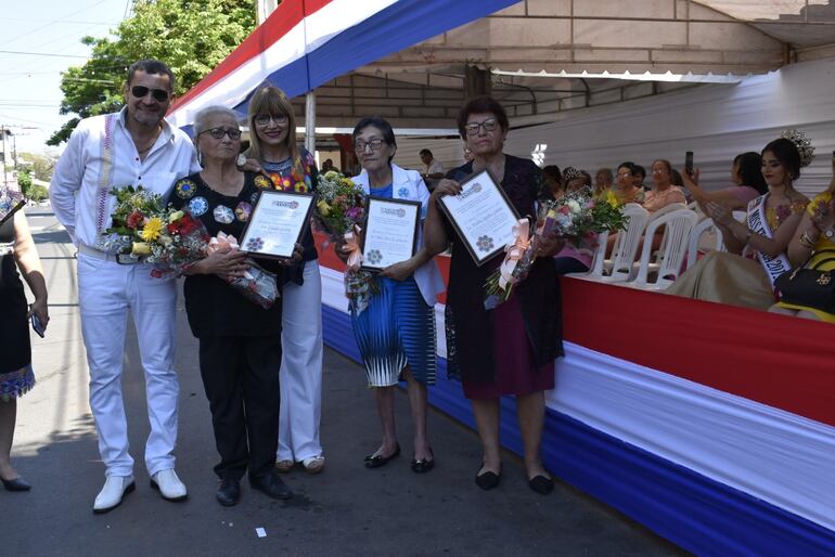Varias tejedoras fueron homenajeadas durante el evento.