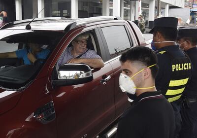Una de las personas verificadas, en uno de los retenes de la capital, fue el expresidente Luis Ángel González Machi.