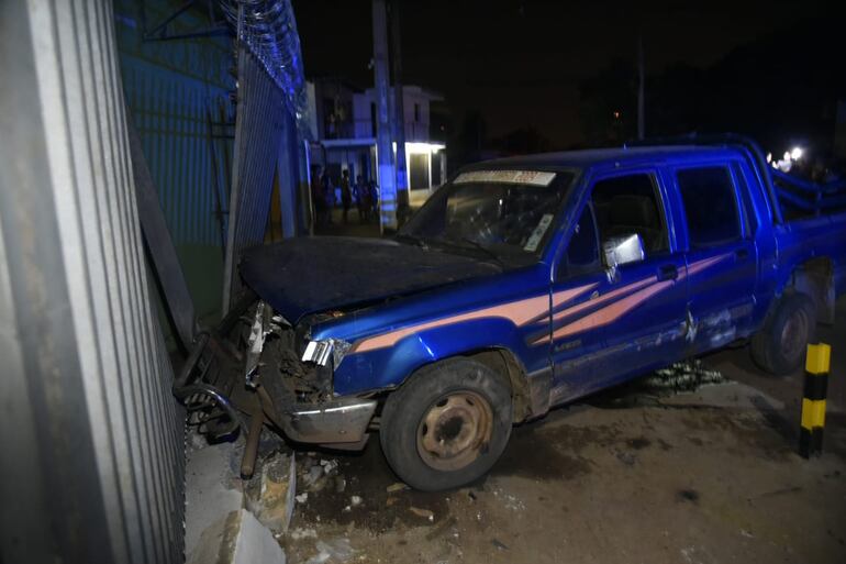 Choque contra reja en 24 de junio.