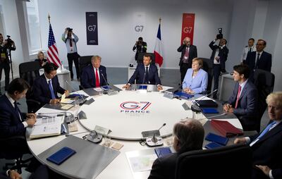 Sesión de trabajo en el tercer y último día de la Cumbre anual del G7 a la que asistieron los líderes de las siete democracias más ricas del mundo, Gran Bretaña, Canadá, Francia, Alemania, Italia, Japón y Estados Unidos, en el Casino de Biarritz, Francia.