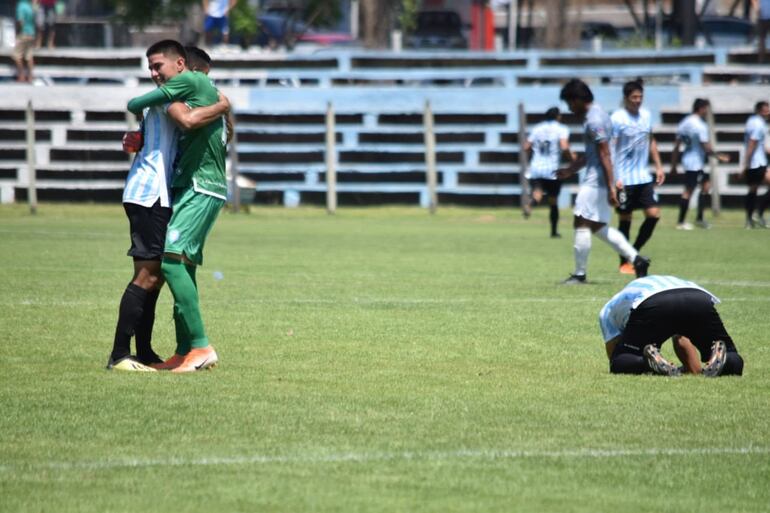 Guaireña, 12 de Octubre de Itauguá, División Intermedia.