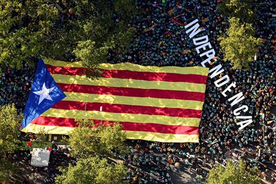 Unas 600.000 personas participaron este  miércoles en Barcelona en la manifestación independentista con motivo de la  Diada, el día de Cataluña, muchas menos que en 2018, cuando fueron alrededor de  un millón, según la policía local barcelonesa.