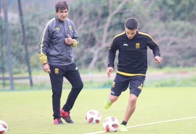 Gustavo Costas no encuentra el norte del equipo y hoy dialogará con el presidente del club.
