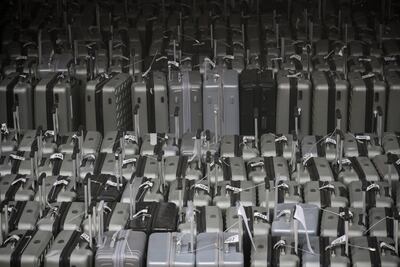 Fotografía de las maletas con el material electoral para los centros de votación en la sede de la Corte Electoral de Uruguay este 25 de octubre de 2019 en Montevideo (Uruguay).