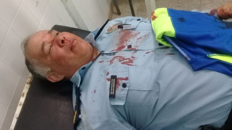 pelea hinchas en yaguarón, policía herido