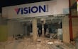 El ataque ocurrió esta madrugada. Un grupo comando explosionó la sucursal del banco.