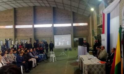 Numerosos pobladores participaron de la audiencia pública realizada en el tinglado municipal de Emboscada.