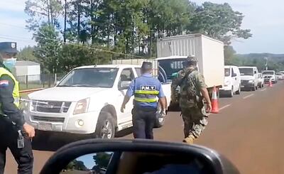 Agentes de PMT se encargaron del operativo para impedir el ingreso de “turistas” a Encarnación.