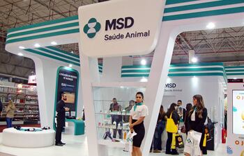 en-la-feria-internacional-de-aves-y-cerdos-en-so-paulo-brasil-se-expusieron-tecnologias-y-metodos-que-buscan-el-bienestar-del-animal-a-ser-sacrific-215802000000-1624132.jpg