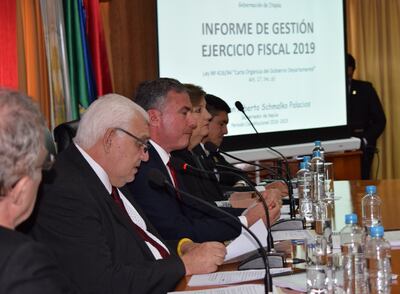 El gobernador Juan Schmalko (ANR) durante la presentación ayer de su informe de gestión ante la Junta Departamental.