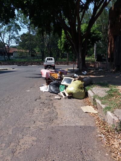 Basural en la calle.