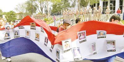 Una de las numerosas manifestaciones realizadas frente al Palacio de Justicia, en reclamo de celeridad en las causas derivadas del siniestro que costó la vida a casi 400 personas, en el 2004.