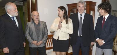 /pf/resources/images/abc-placeholder.png?d=2394