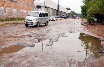 baches-y-aguas-acumuladas-adornan-la-avenida-pratt-gill-de-emby-y-generan-la-reaccion-de-los-vecinos--213459000000-1096871.jpg