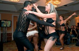 musica-pese-a-que-aun-se-debate-sobre-como-y-donde-surgio-el-nombre-de-este-genero-musical-la-salsa-ha-sobrepasado-con-gran-vigencia-sus-50-anos-de-11515000000-1362918.jpg