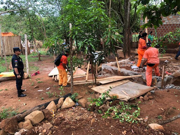 Unos 140 invasores ocupaban el espacio público.