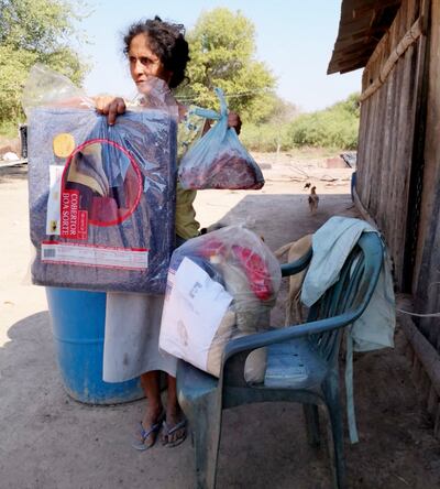 Bolsas de alimentos no perecederos, carne y una frazada entregaron ganaderos a las personas carenciadas.
