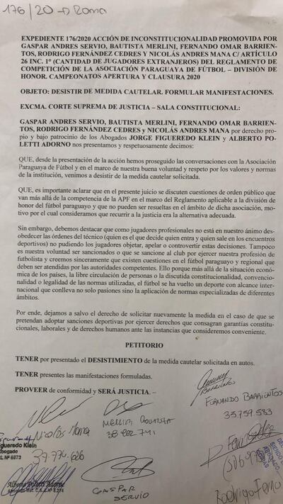 El documento firmado por los cinco futbolistas del Aborigen.