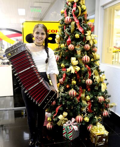 La nueva profesora de bandoneón María Isabel Vera, visitó ABC Color.