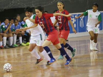 En el debut, Cerro goleó 5 a 0 a Atlantes de Bolivia. Las azulgranas juegan hoy contra las venezolanas.