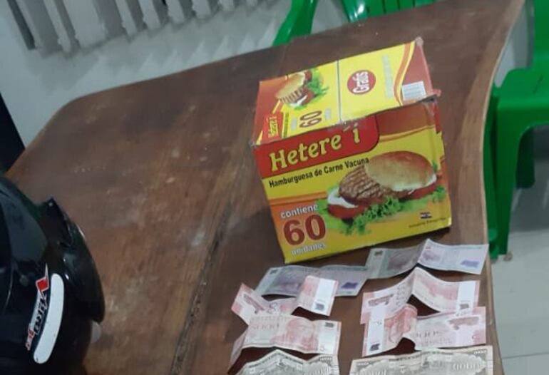La caja de hamburguesas robada.