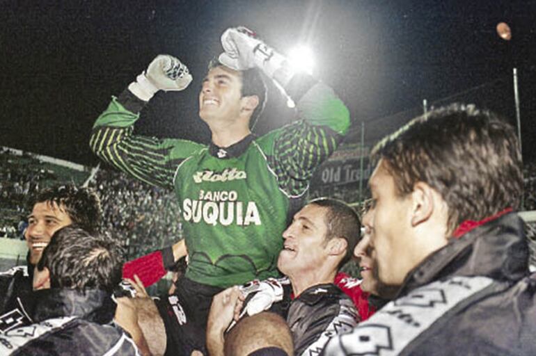 Colón de Santa Fe, Olimpia, Copa Libertadores.