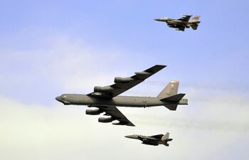 el-bombardero-b52-stratofortress-del-ejercito-de-ee-uu-puede-transportar-hasta-armas-nucleares-afp-194631000000-1419218.jpg