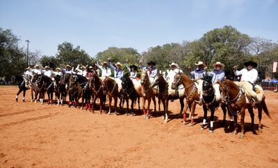 Más de 400 jinetes y amazonas de todo el país, además de invitados especiales de países vecinos, participaron de la ya tradicional jineteada homenaje a “Nuestra Señora de la Asunción”