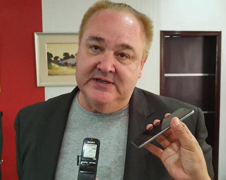 Roberto González Vaesken (ANR, abdista), actual gobernador.