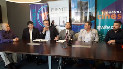 Carlitos Biedermann, Guido Martínez, Carlos Soler, Harry Biedermann, Horacio Viga y Martín Biedermann, durante el lanzamiento.