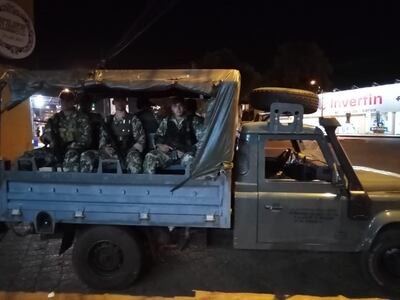 La presencia militar en las calles ocasionó cierto temor y desconfianza en algunas personas, por lo cual el ministro de Defensa aclaró que solo pueden realizar advertencias y no detener a los infractores.