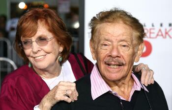 la-actriz-anne-meara-junto-a-su-esposo-jerry-stiller--203906000000-1332601.JPG