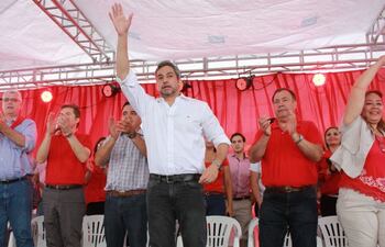 el-senador-mario-abdo-benitez-anr-disidencia-encabezo-un-acto-con-funcionarios-publicos-donde-hizo-todo-tipo-de-promesas-y-despotrico-contra-cartist-215612000000-1655898.jpg