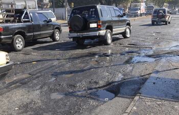 el-deterioro-de-las-calles-de-asuncion-por-efecto-de-la-gran-cantidad-de-vehiculos-que-ingresan-cada-dia-es-uno-de-los-argumentos-para-crear-una-tasa-203816000000-1488768.jpg