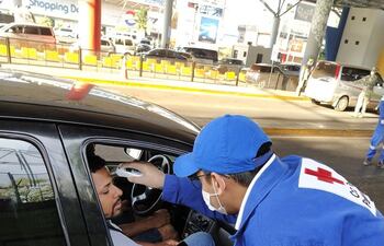 Todas las personas que ingresen a nuestro país serán sometidas a control de temperatura corporal.