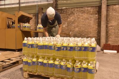 Día a día, miles de productos se fabrican en la planta de Itauguá, desde donde se distribuyen a todo el país y también al extranjero.