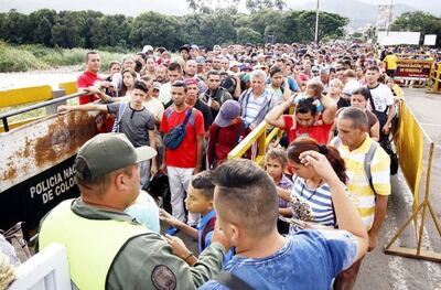 Muchos de los migrantes exponen sus vidas y las de sus familiares en la búsqueda de la libertad.